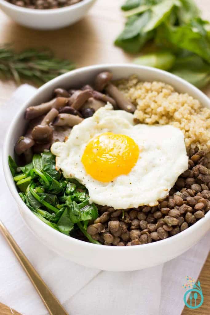 https://www.simplyquinoa.com/wp-content/uploads/2015/02/mushrom-lentil-quinoa-bowl-683x1024.jpg