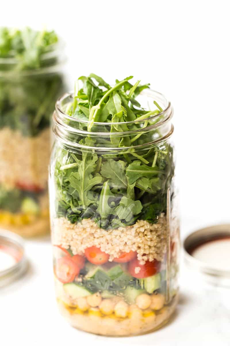 https://www.simplyquinoa.com/wp-content/uploads/2017/08/chickpea-quinoa-mason-jar-salad-3.jpg