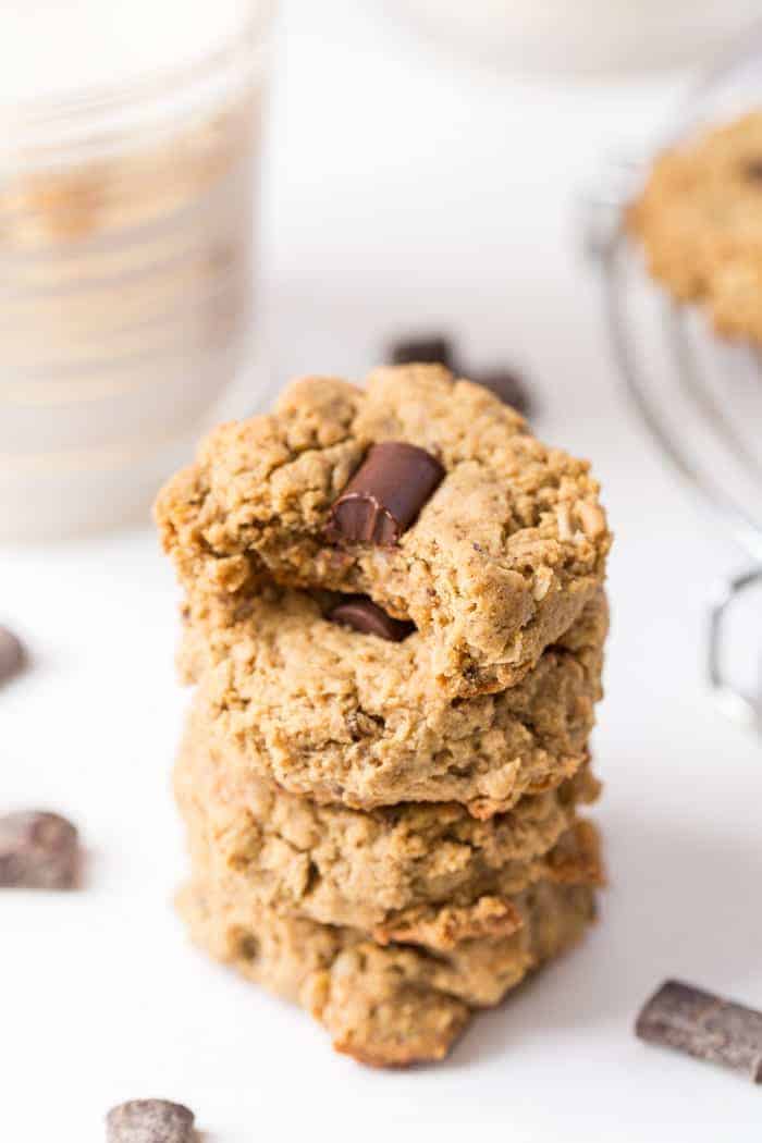 https://www.simplyquinoa.com/wp-content/uploads/2017/12/healthy-peanut-butter-blossoms-13.jpg