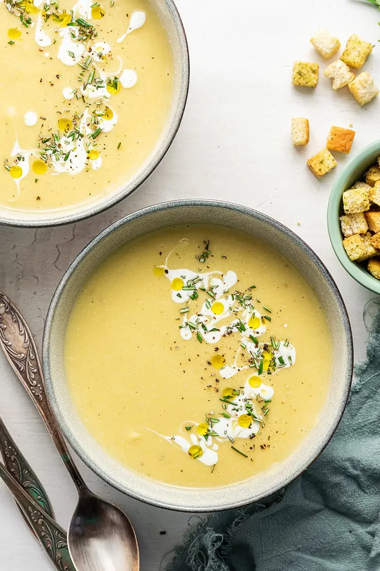 Vegan Leek and Potato Soup | Simply Quinoa