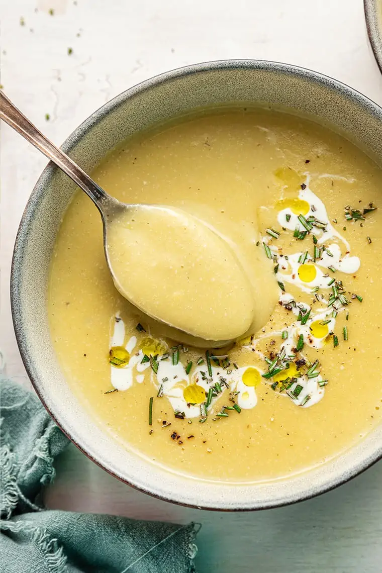 Vegan Leek and Potato Soup | Simply Quinoa