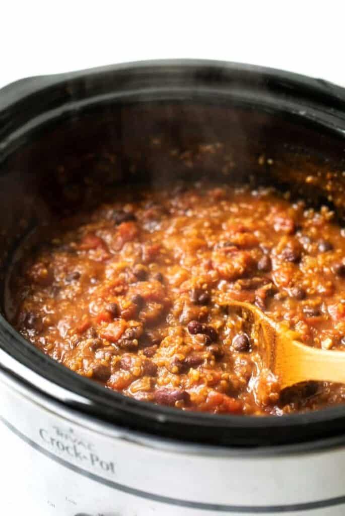 Slow Cooker Pumpkin Quinoa Chili | Easy Vegetarian Chili - Simply Quinoa