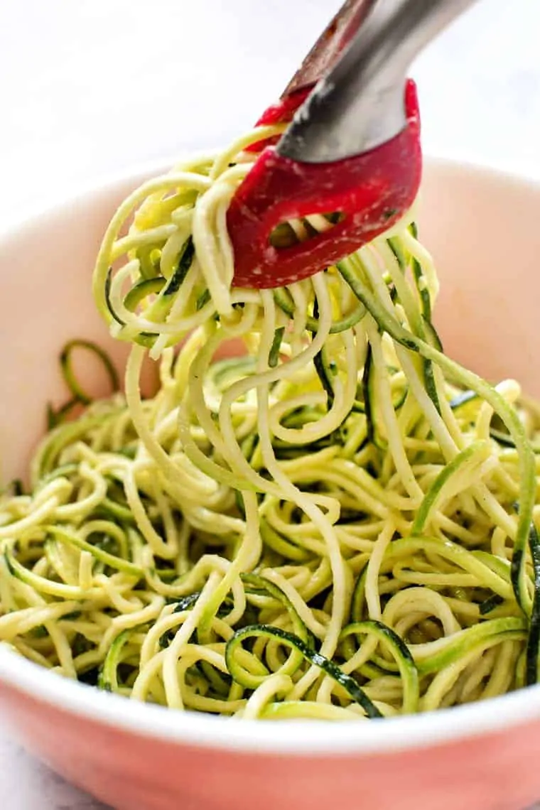 https://www.simplyquinoa.com/wp-content/uploads/2019/06/garlic-sesame-zucchini-noodles-3.webp