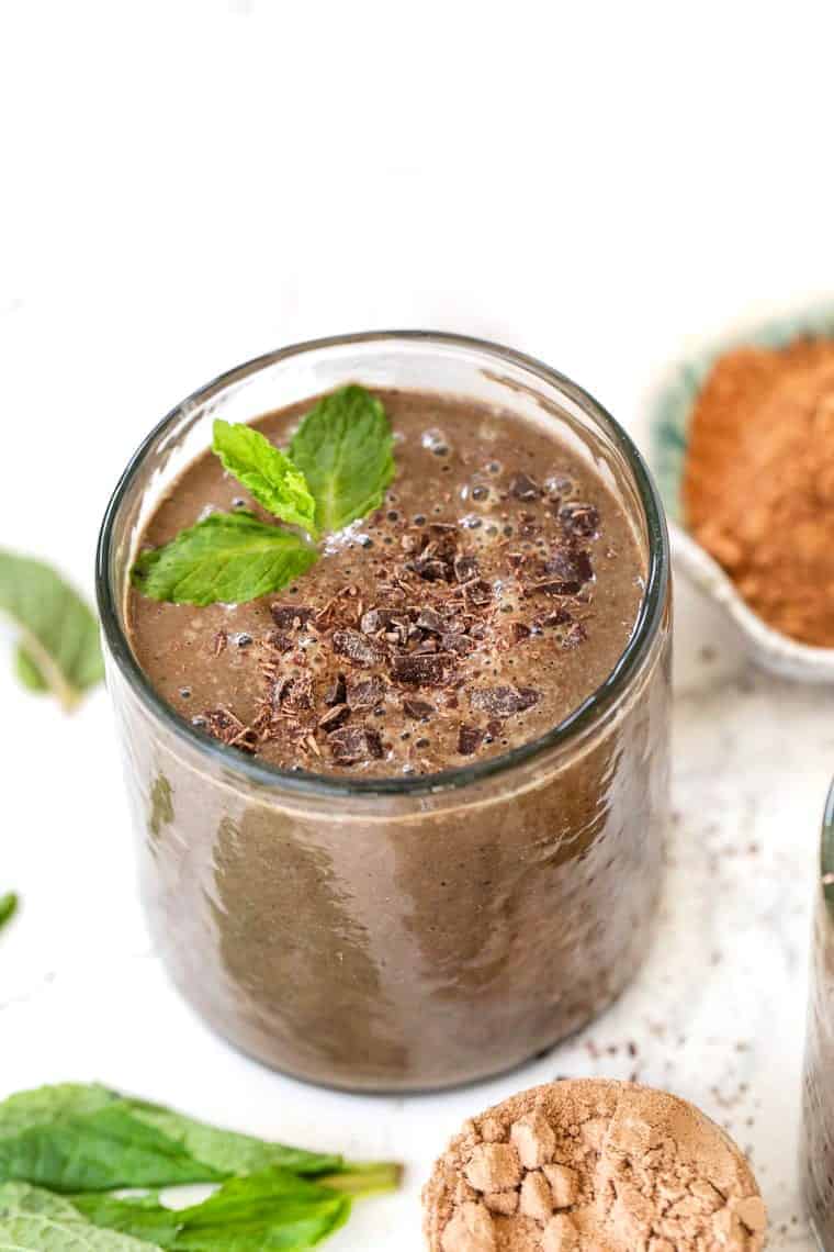 Vegan Mint Chocolate Chip Smoothie Recipe - Simply Quinoa