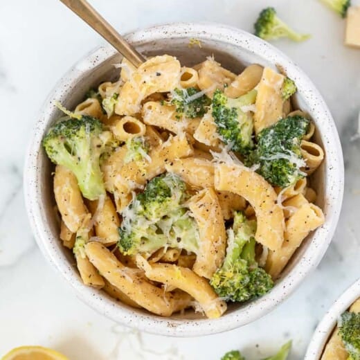 Creamy Lemon Broccoli Pasta Recipe {One Pot & Vegan}