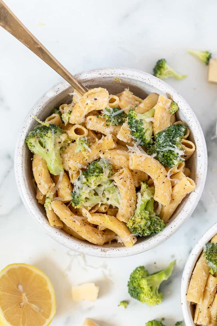 Creamy Lemon Broccoli Pasta Recipe {One Pot & Vegan}
