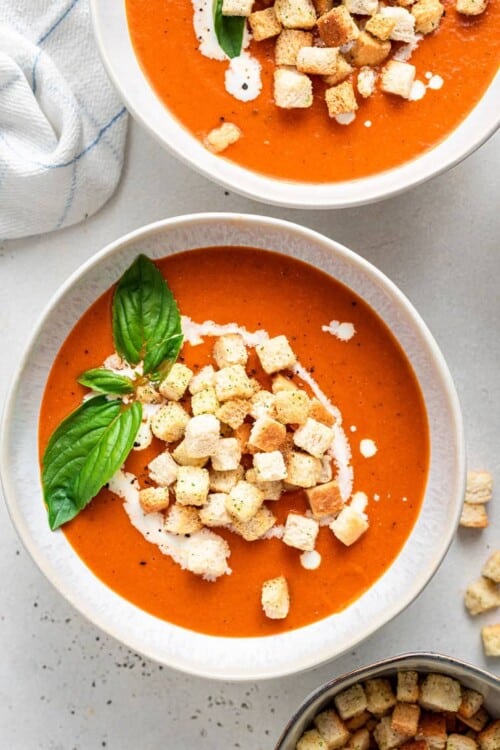 Creamy Vegan Tomato Soup {Quick & Easy!} - Simply Quinoa