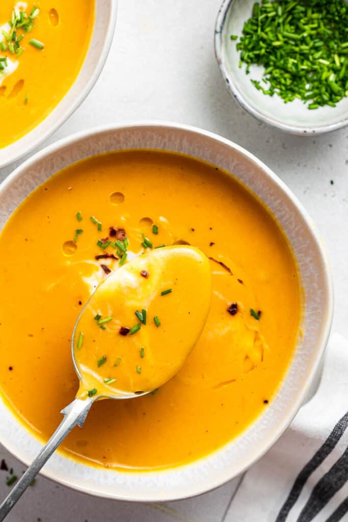 Spicy Ginger Sweet Potato Soup {Vegan & Healthy} - Simply Quinoa