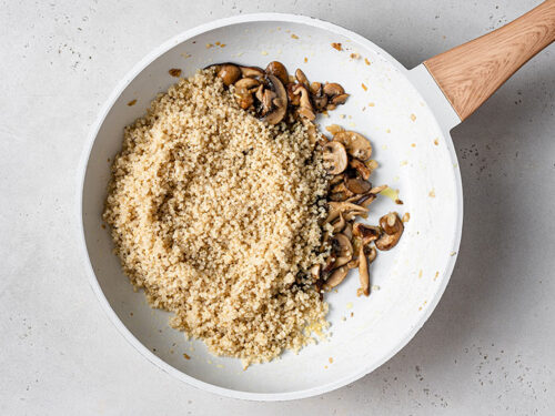 Creamy Mushroom Quinoa Vegan One Pot Simply Quinoa 1143